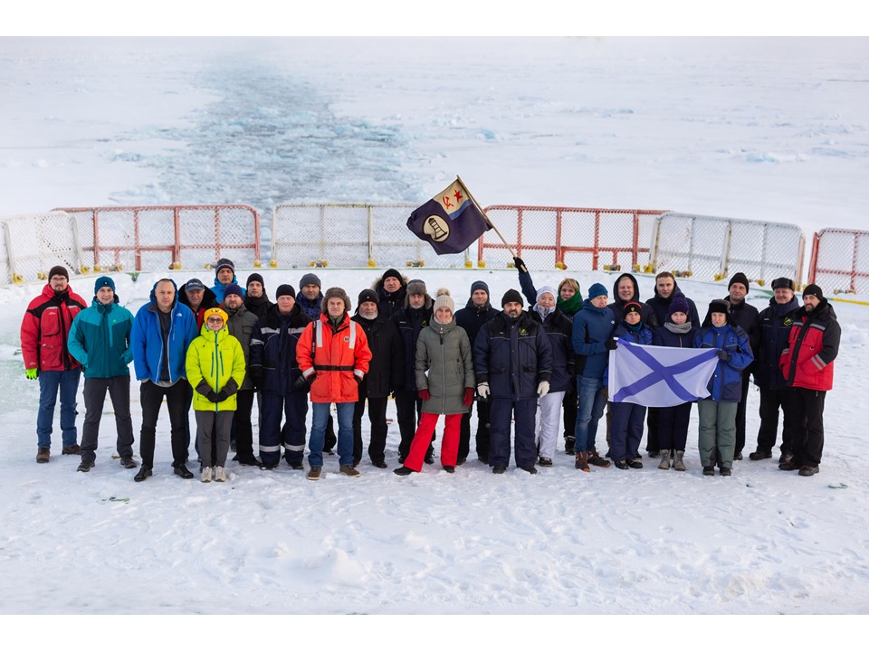 Участники экспедиции "Шельф-2020" на Северном полюсе